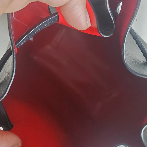 Authentic black leather Mansur Gavriel Bucket Bag in Excellent Condition - Picture 6 of 14